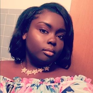 Meet your Posher, Edena